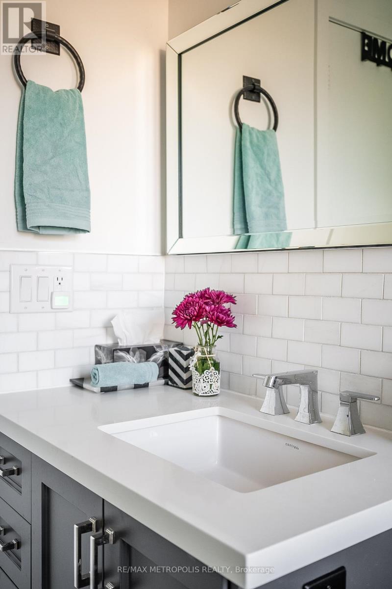 Entire - 27 Thornton Avenue, Toronto, Ontario  M6E 2E3 - Photo 22 - W12595868