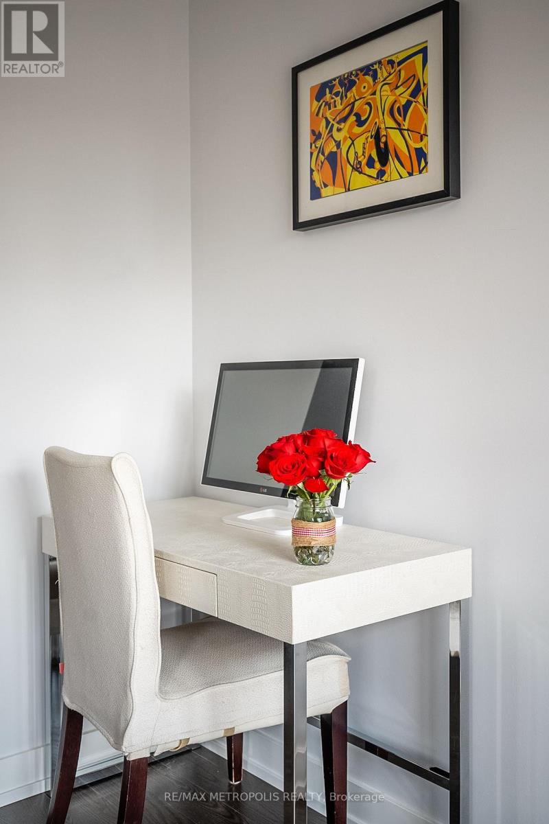 Entire - 27 Thornton Avenue, Toronto, Ontario  M6E 2E3 - Photo 32 - W12595868