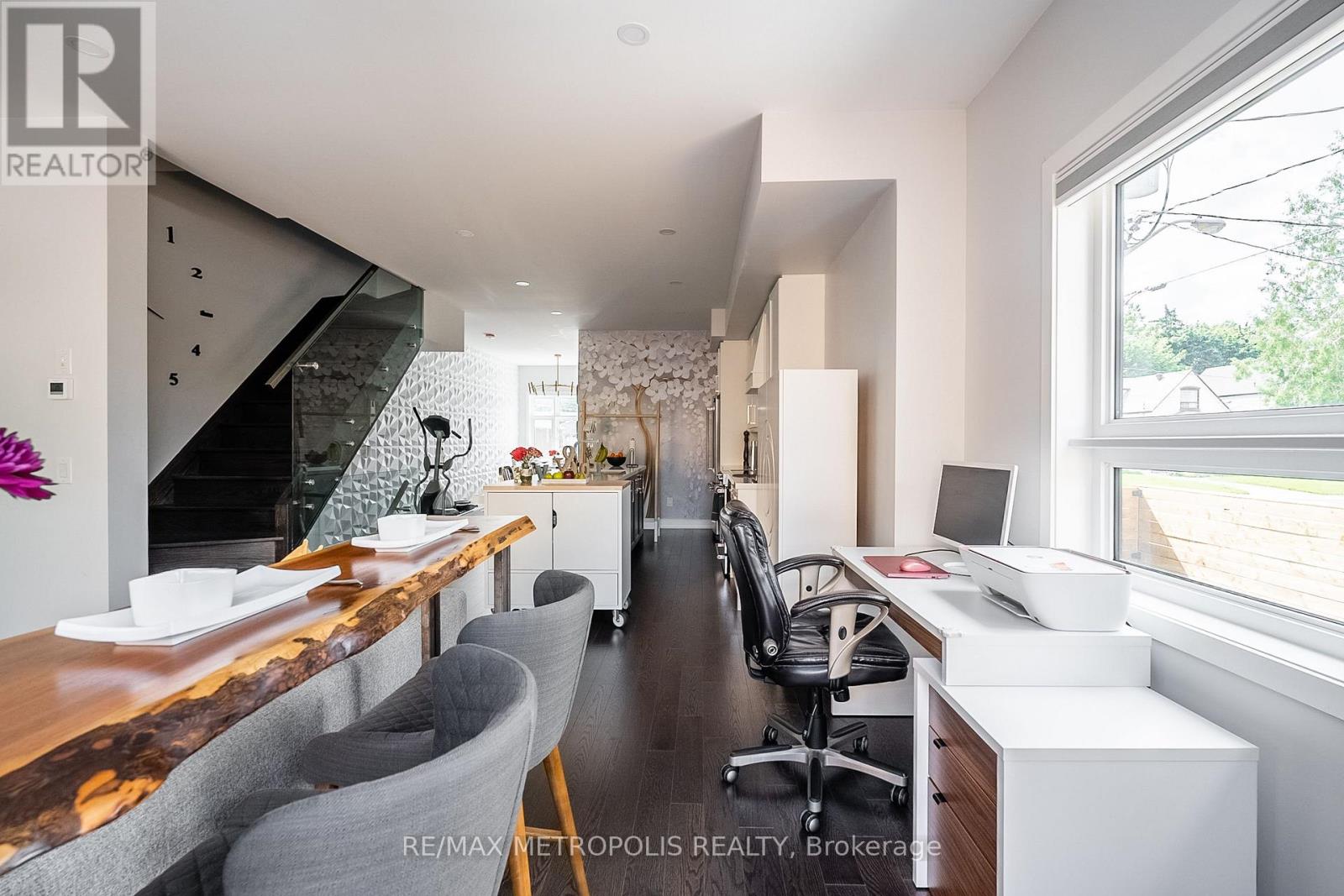 Entire - 27 Thornton Avenue, Toronto, Ontario  M6E 2E3 - Photo 7 - W12595868