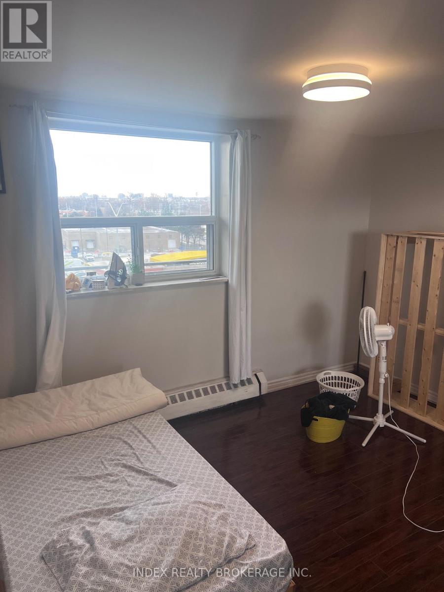 3533 Derry Road, Mississauga, Ontario  L4T 1B1 - Photo 3 - W12595886