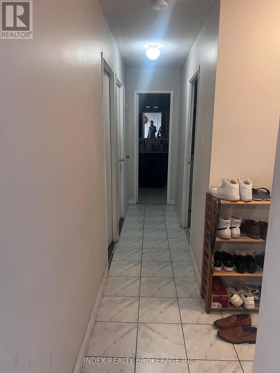 3533 Derry Road, Mississauga, Ontario  L4T 1B1 - Photo 4 - W12595886