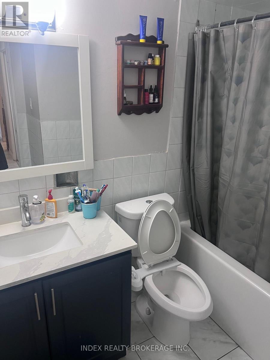 3533 Derry Road, Mississauga, Ontario  L4T 1B1 - Photo 6 - W12595886