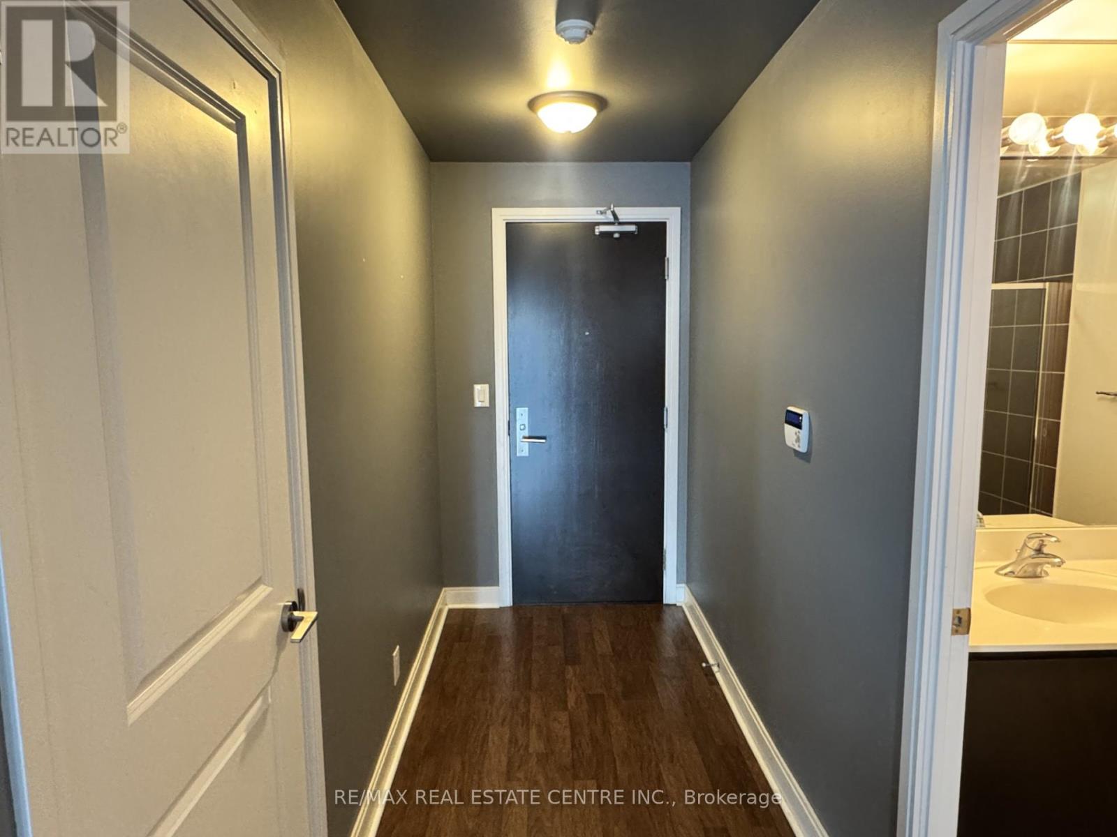 2201 - 50 Absolute Avenue, Mississauga, Ontario  L4Z 0A9 - Photo 8 - W12595888