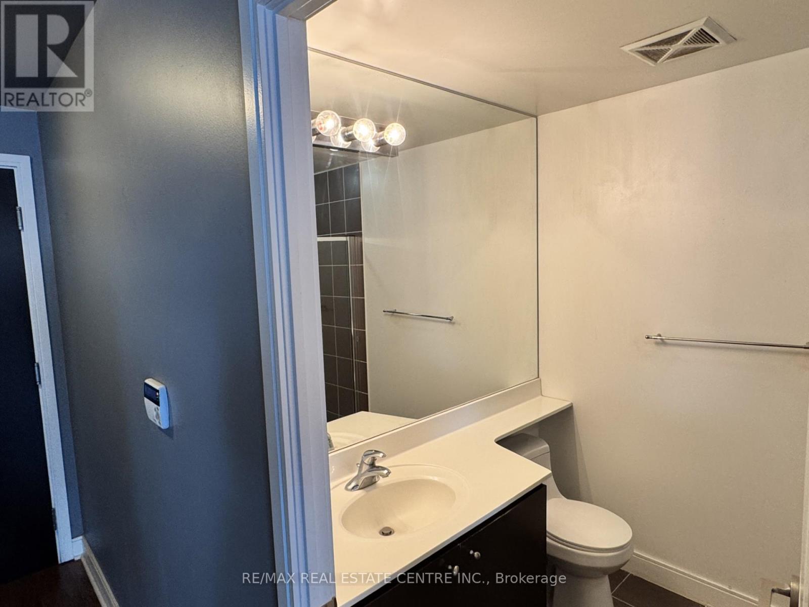 2201 - 50 Absolute Avenue, Mississauga, Ontario  L4Z 0A9 - Photo 9 - W12595888