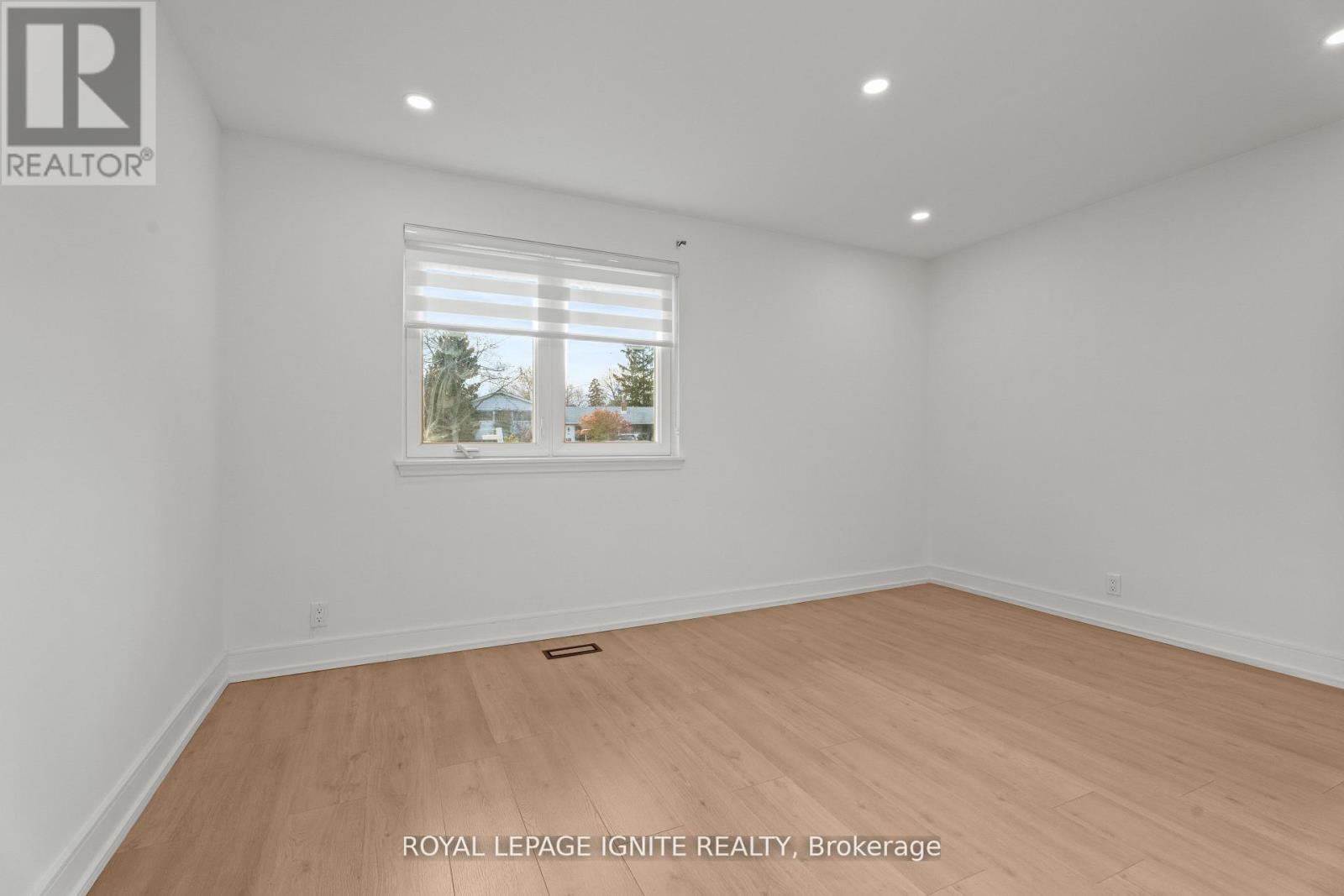 7 Isherwood Court, Mississauga, Ontario  L5M 1E6 - Photo 16 - W12595896