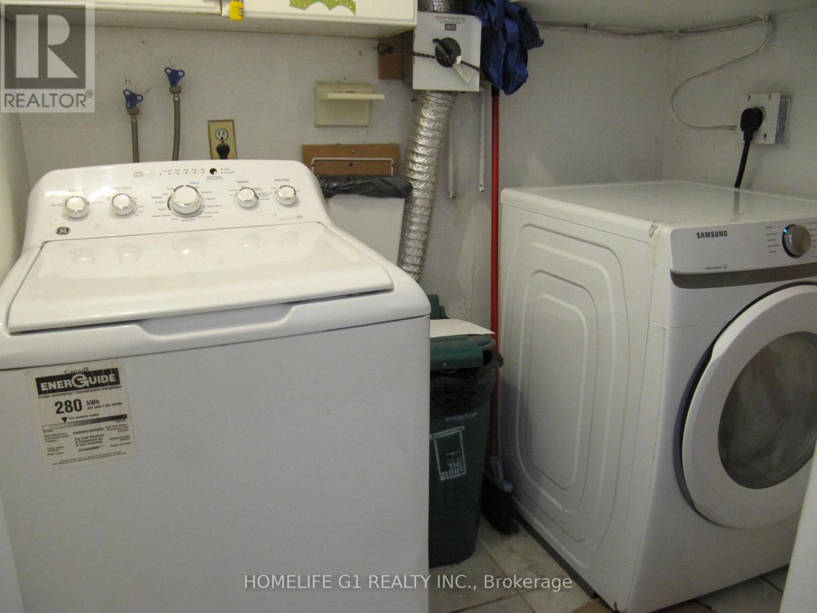 94 Leacrest Street, Brampton, Ontario  L6S 3K6 - Photo 4 - W12595942