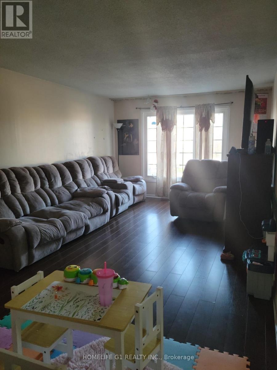 94 Leacrest Street, Brampton, Ontario  L6S 3K6 - Photo 9 - W12595942