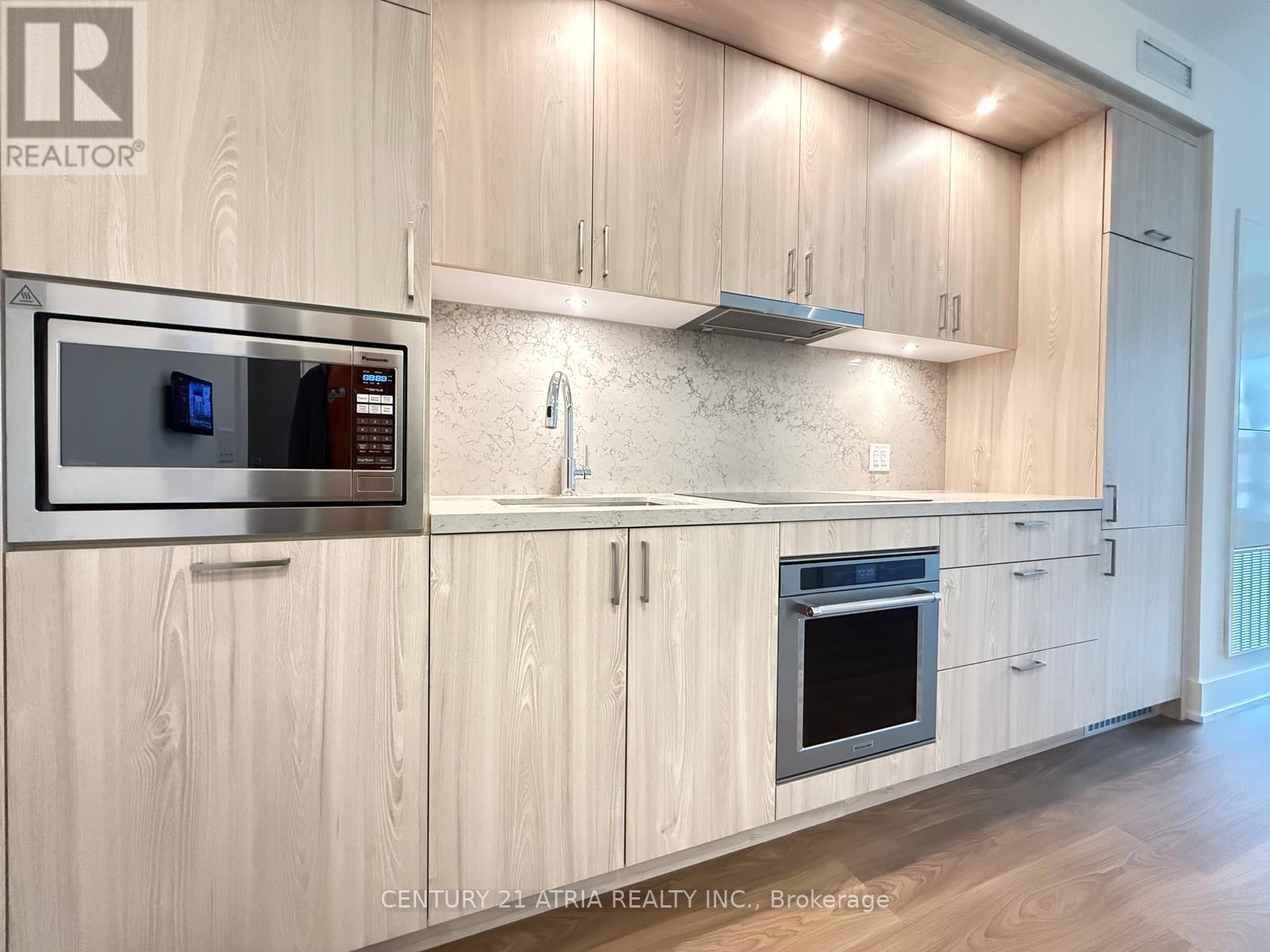 702 - 259 The Kingsway, Toronto, Ontario  M9A 0G2 - Photo 2 - W12595948