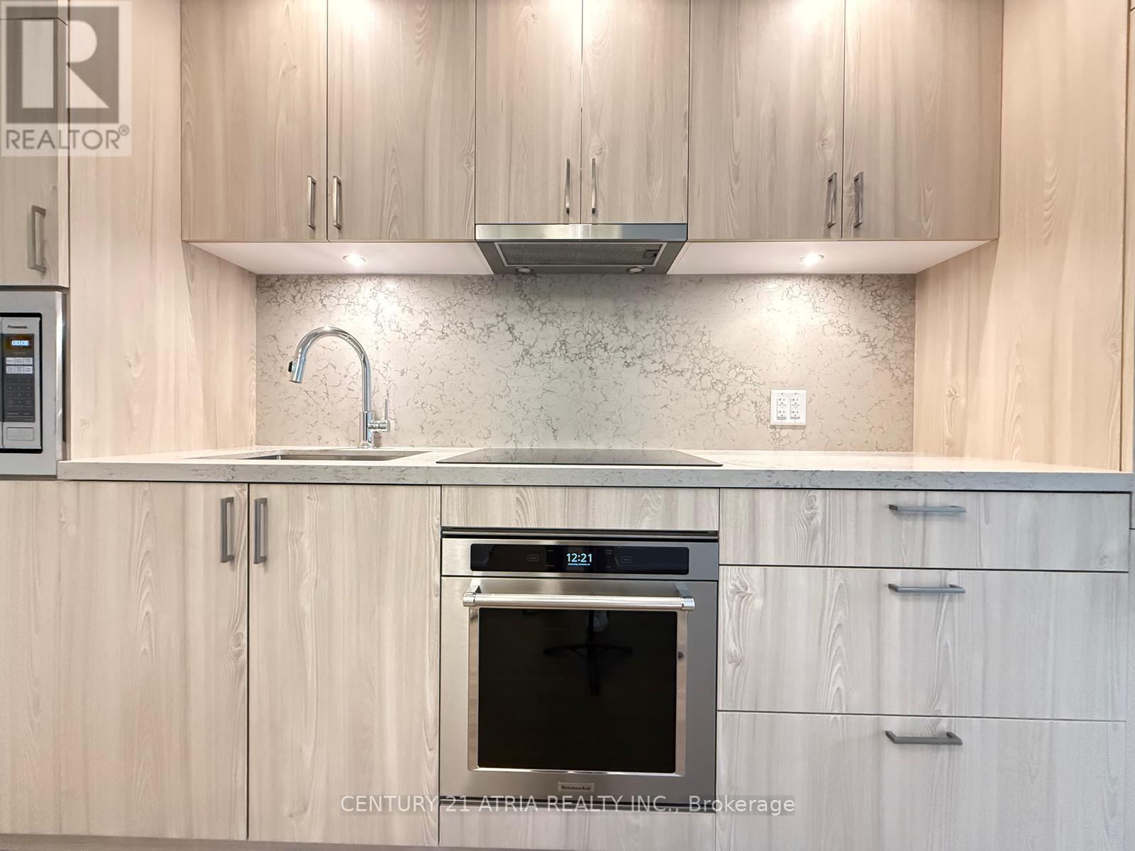 702 - 259 The Kingsway, Toronto, Ontario  M9A 0G2 - Photo 3 - W12595948