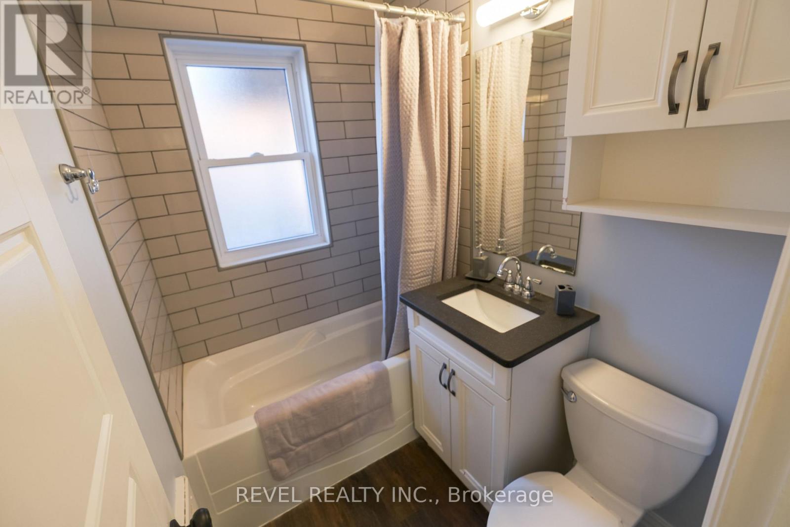 #4 - 348 Simcoe Street N, Peterborough, Ontario  L1G 4T6 - Photo 6 - X12595858