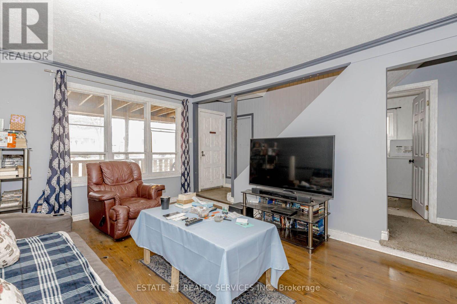 107 Dover Road, Welland, Ontario  L3B 2V1 - Photo 11 - X12595914