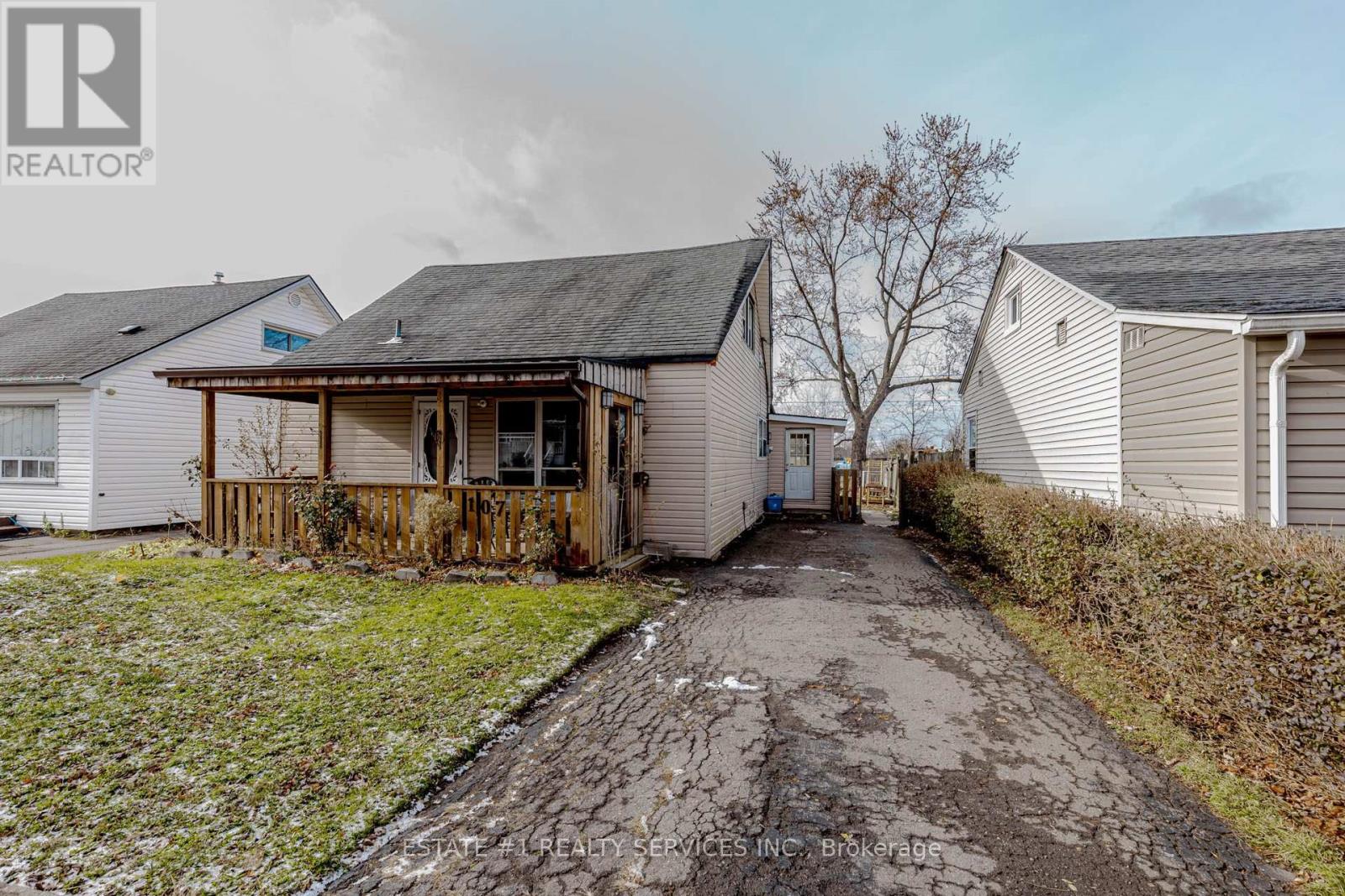 107 Dover Road, Welland, Ontario  L3B 2V1 - Photo 3 - X12595914