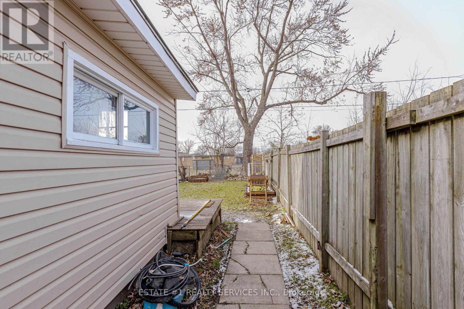 107 Dover Road, Welland, Ontario  L3B 2V1 - Photo 36 - X12595914