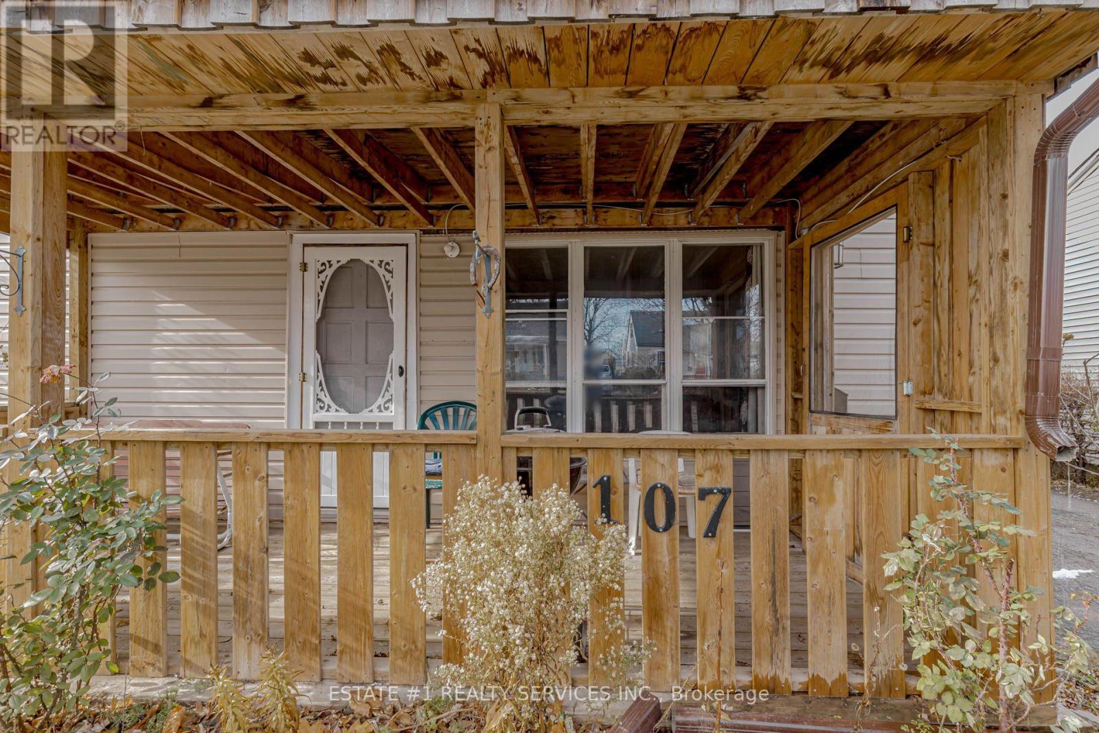 107 Dover Road, Welland, Ontario  L3B 2V1 - Photo 4 - X12595914