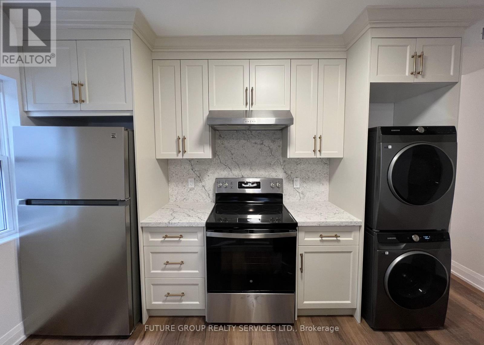 1 - 4876 Simcoe Street, Niagara Falls, Ontario  L2E 1V9 - Photo 7 - X12595932