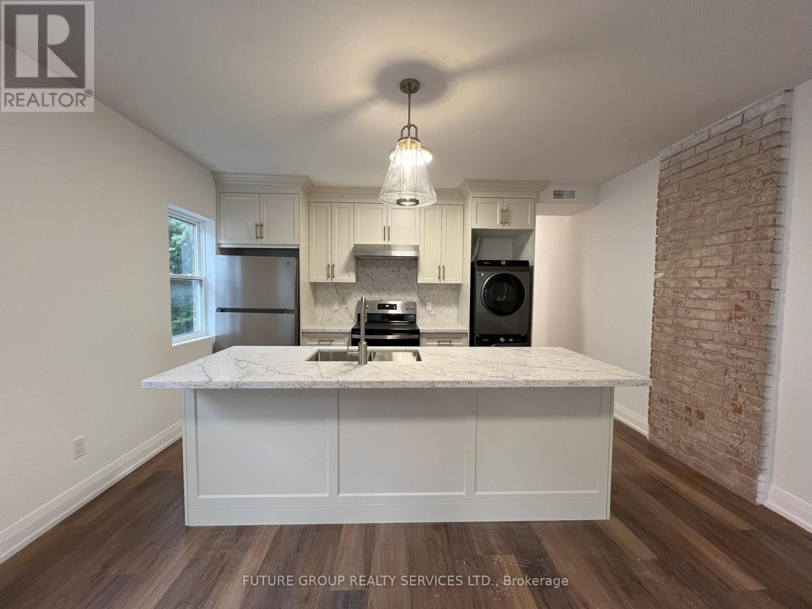 3 - 4876 Simcoe Street, Niagara Falls, Ontario  L2E 1V9 - Photo 5 - X12595936