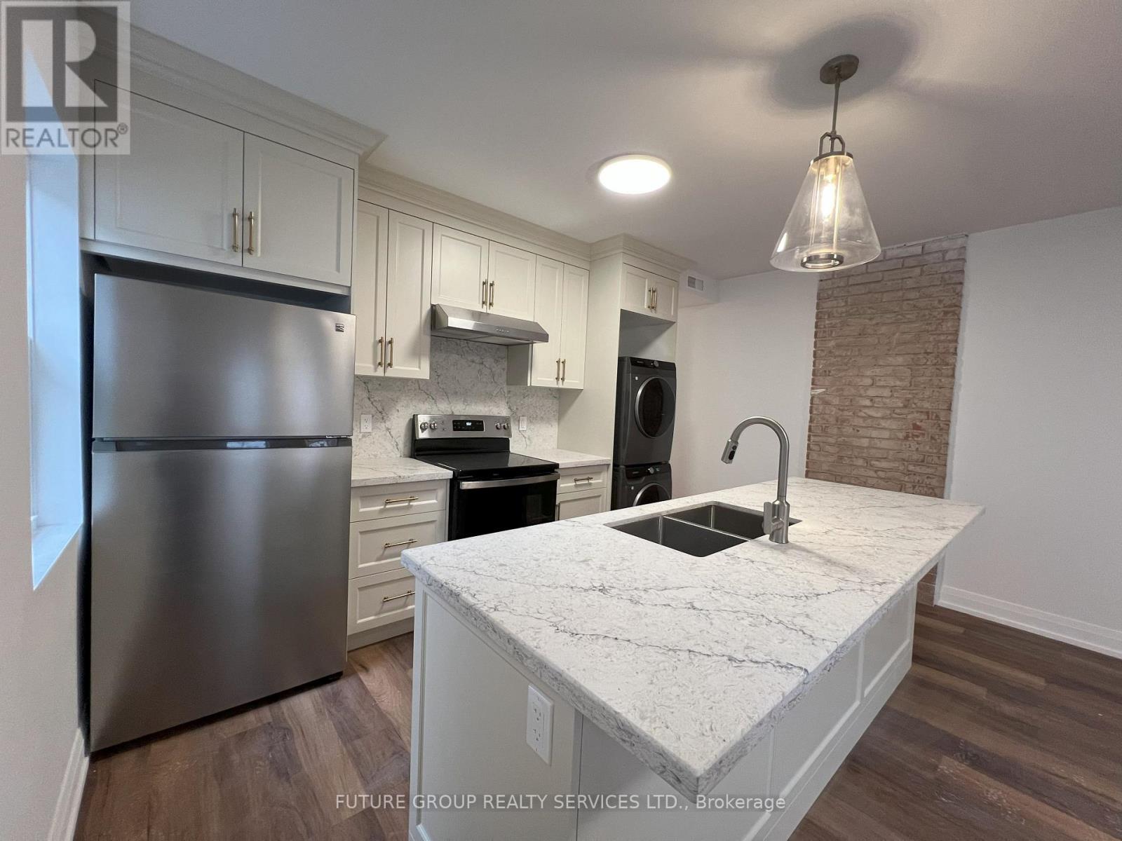 3 - 4876 Simcoe Street, Niagara Falls, Ontario  L2E 1V9 - Photo 6 - X12595936