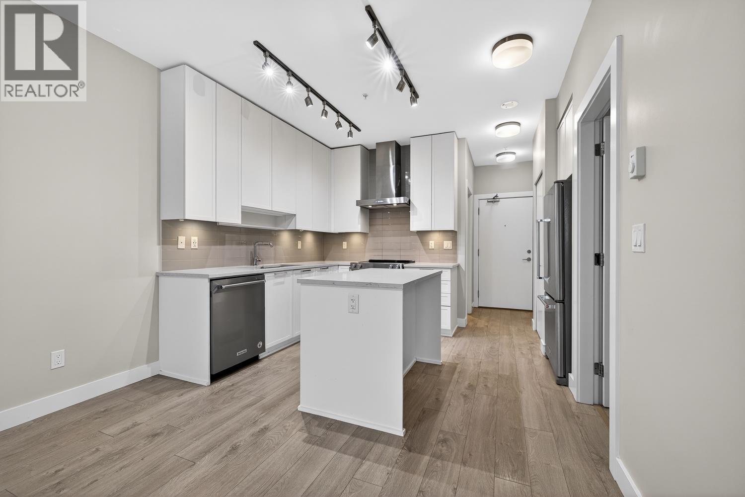 303 1728 Gilmore Avenue, Burnaby, British Columbia  V5C 0L3 - Photo 5 - R3071655