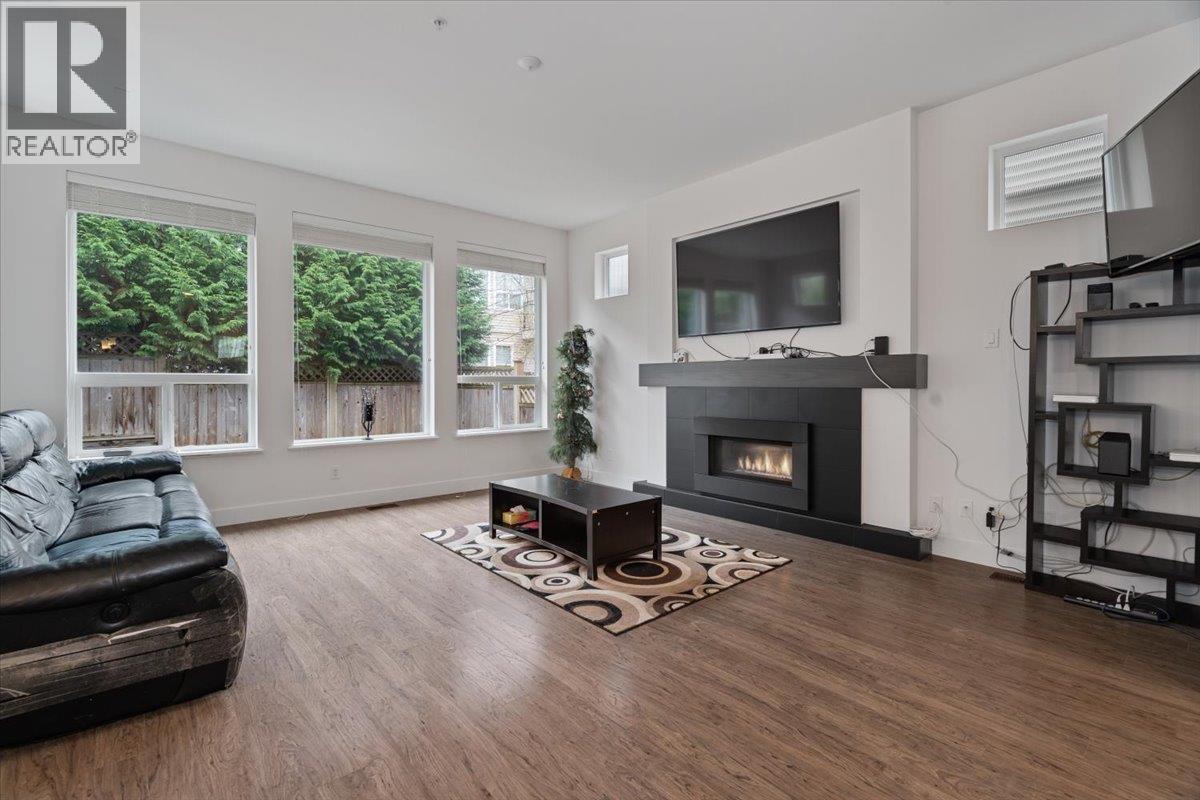 10516 Robertson Street, Maple Ridge, British Columbia  V2W 0H8 - Photo 10 - R3071644