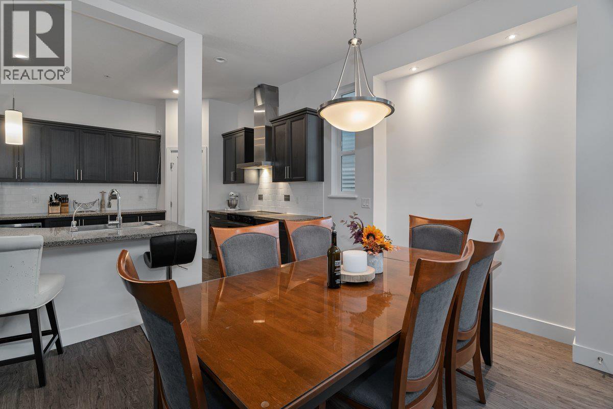 10516 Robertson Street, Maple Ridge, British Columbia  V2W 0H8 - Photo 9 - R3071644