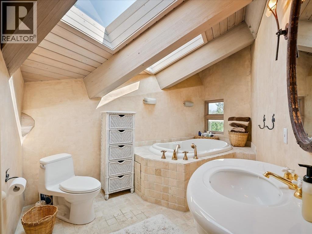 3359 Osprey Place, Whistler, British Columbia  V8E 0B8 - Photo 18 - R3071671