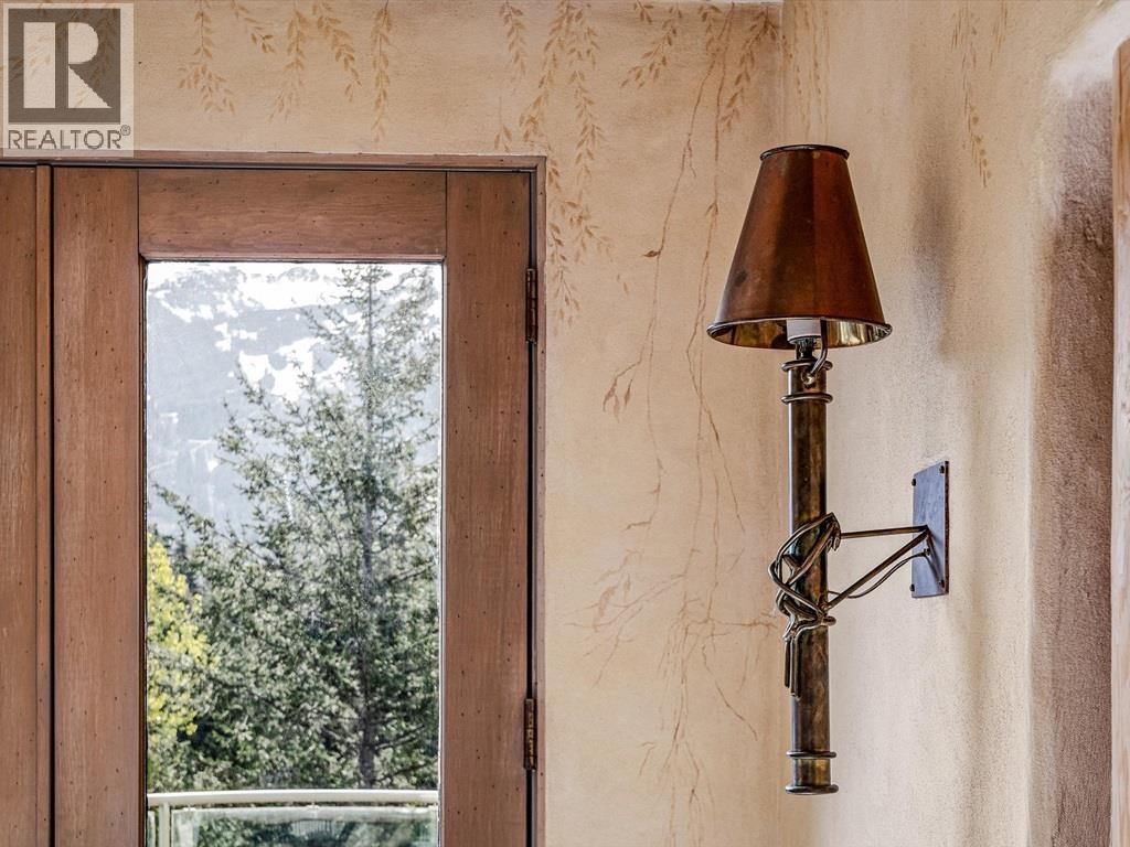 3359 Osprey Place, Whistler, British Columbia  V8E 0B8 - Photo 7 - R3071671