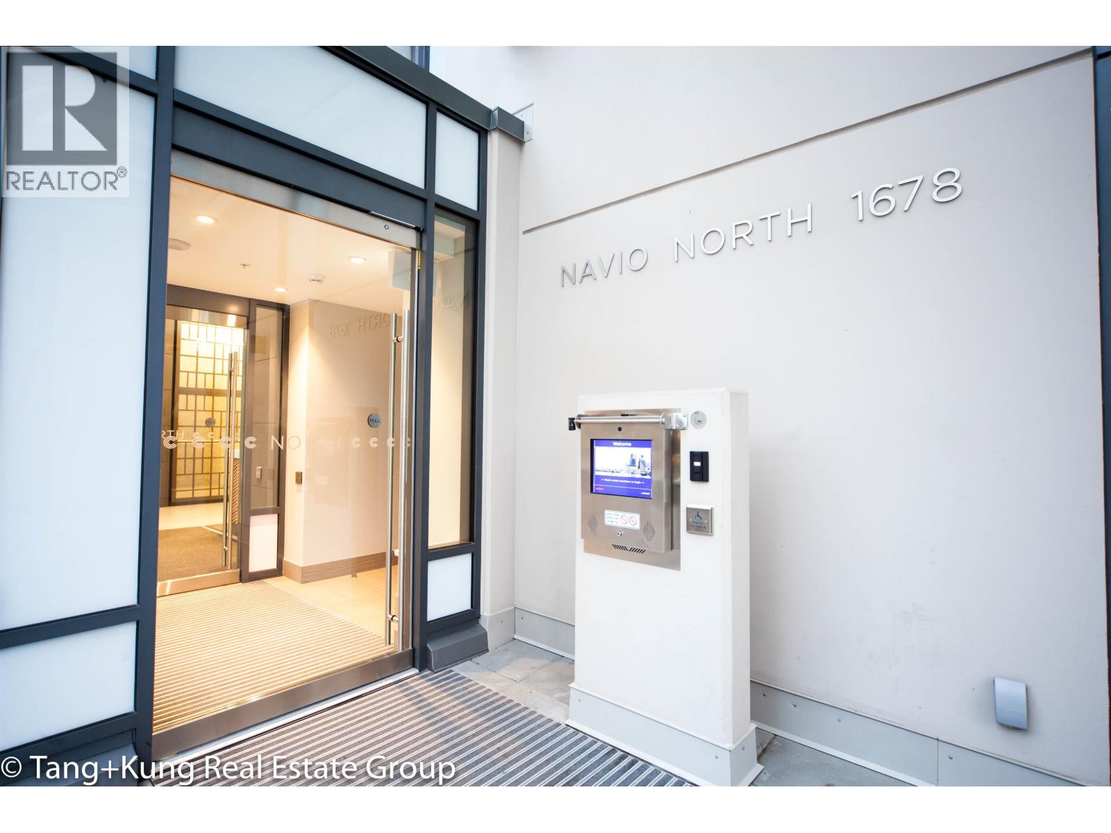 1678 Pullman Porter Street, Vancouver, British Columbia  V6A 0H4 - Photo 2 - R3071651