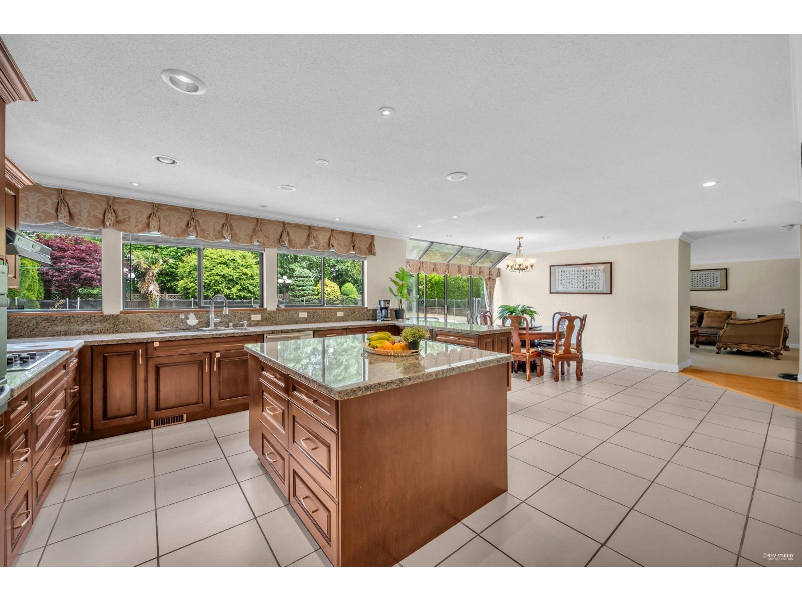 11681 Summit Crescent, Delta, British Columbia  V4E 2Z2 - Photo 11 - R3071624