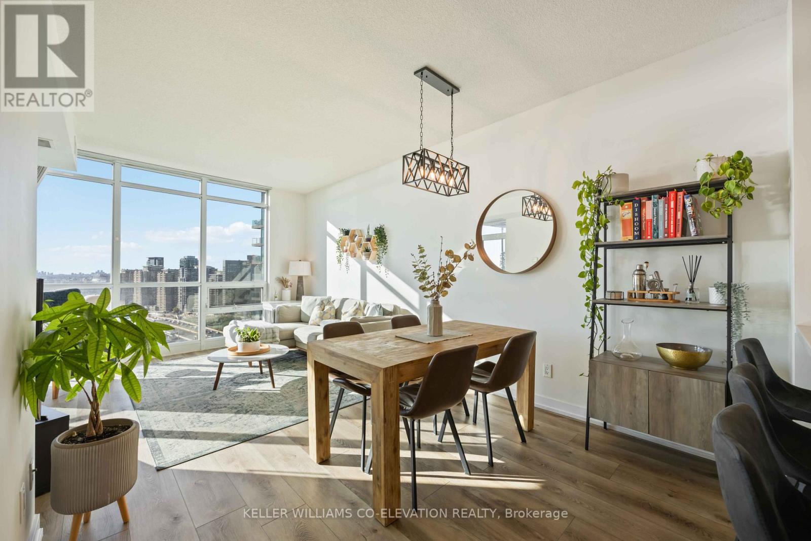 2511 - 219 Fort York Boulevard, Toronto, Ontario  M5V 1B1 - Photo 9 - C12595976