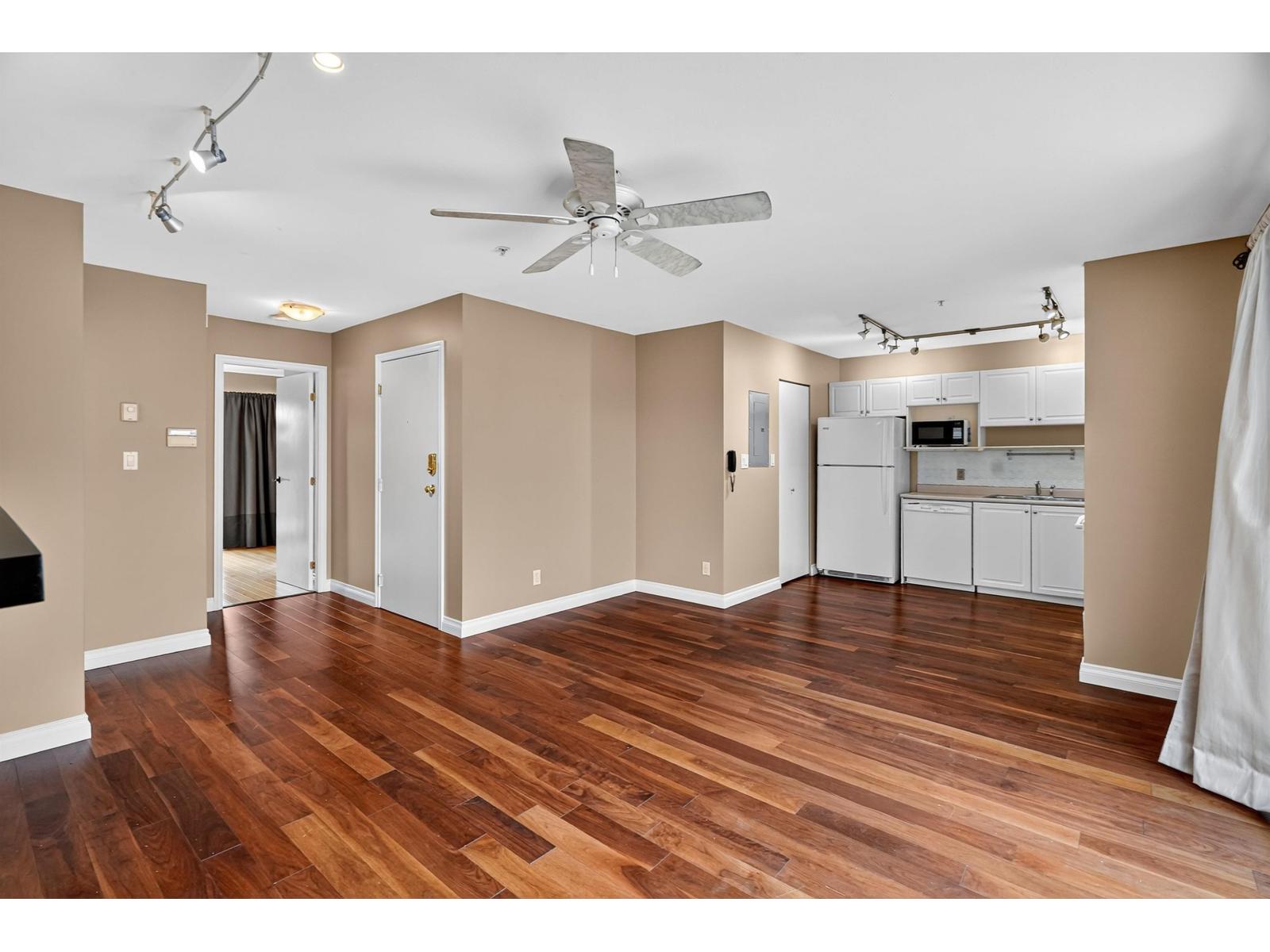 405 7505 138 Street, Surrey, British Columbia  V3W 0W6 - Photo 10 - R3071181