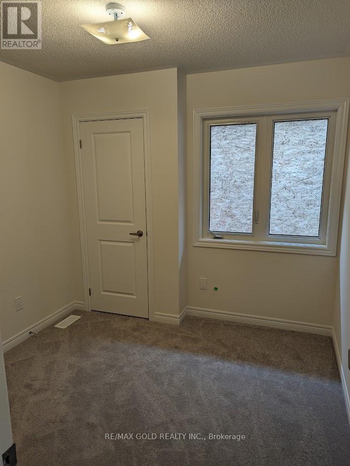 1345 Davis Loop, Innisfil, Ontario  L0L 0B1 - Photo 16 - N12594082