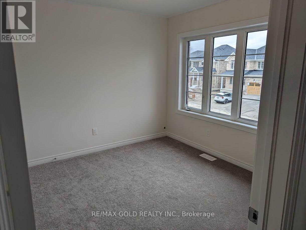 1345 Davis Loop, Innisfil, Ontario  L0L 0B1 - Photo 13 - N12594082