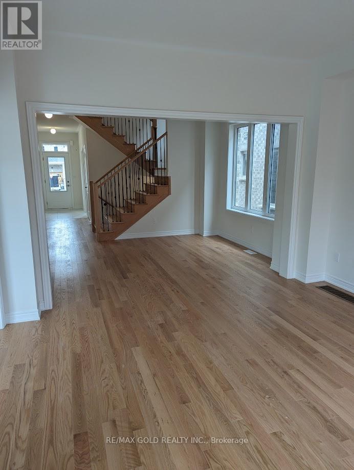 1345 Davis Loop, Innisfil, Ontario  L0L 0B1 - Photo 2 - N12594082