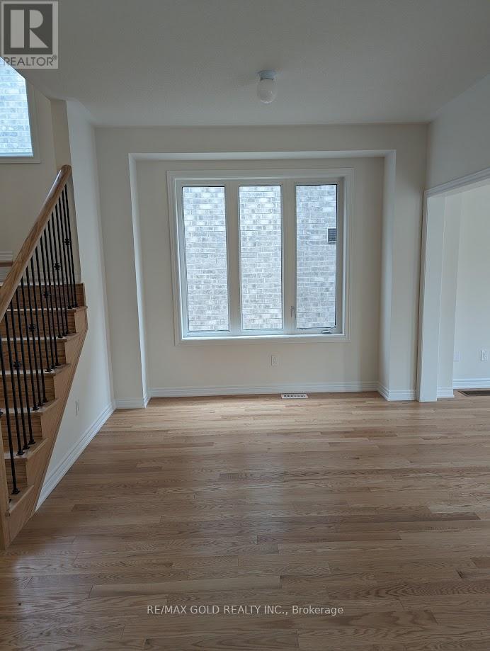 1345 Davis Loop, Innisfil, Ontario  L0L 0B1 - Photo 4 - N12594082