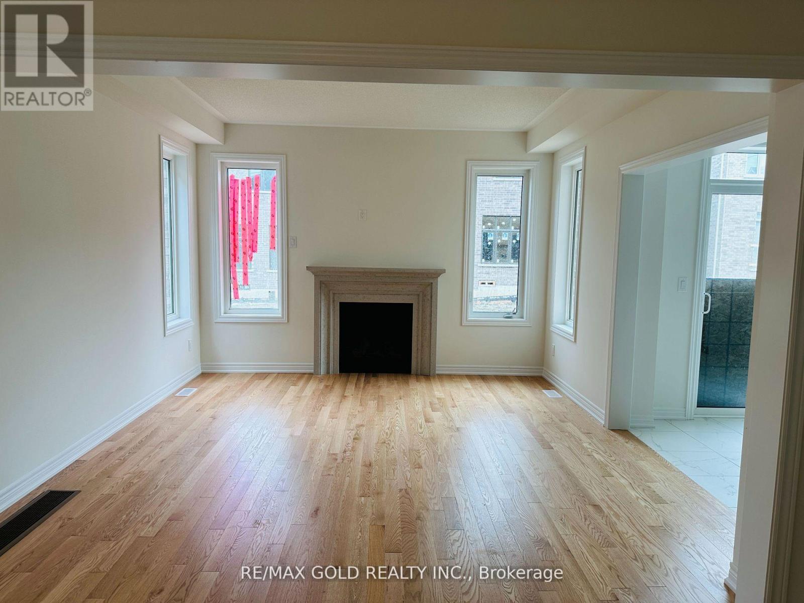 1345 Davis Loop, Innisfil, Ontario  L0L 0B1 - Photo 3 - N12594082