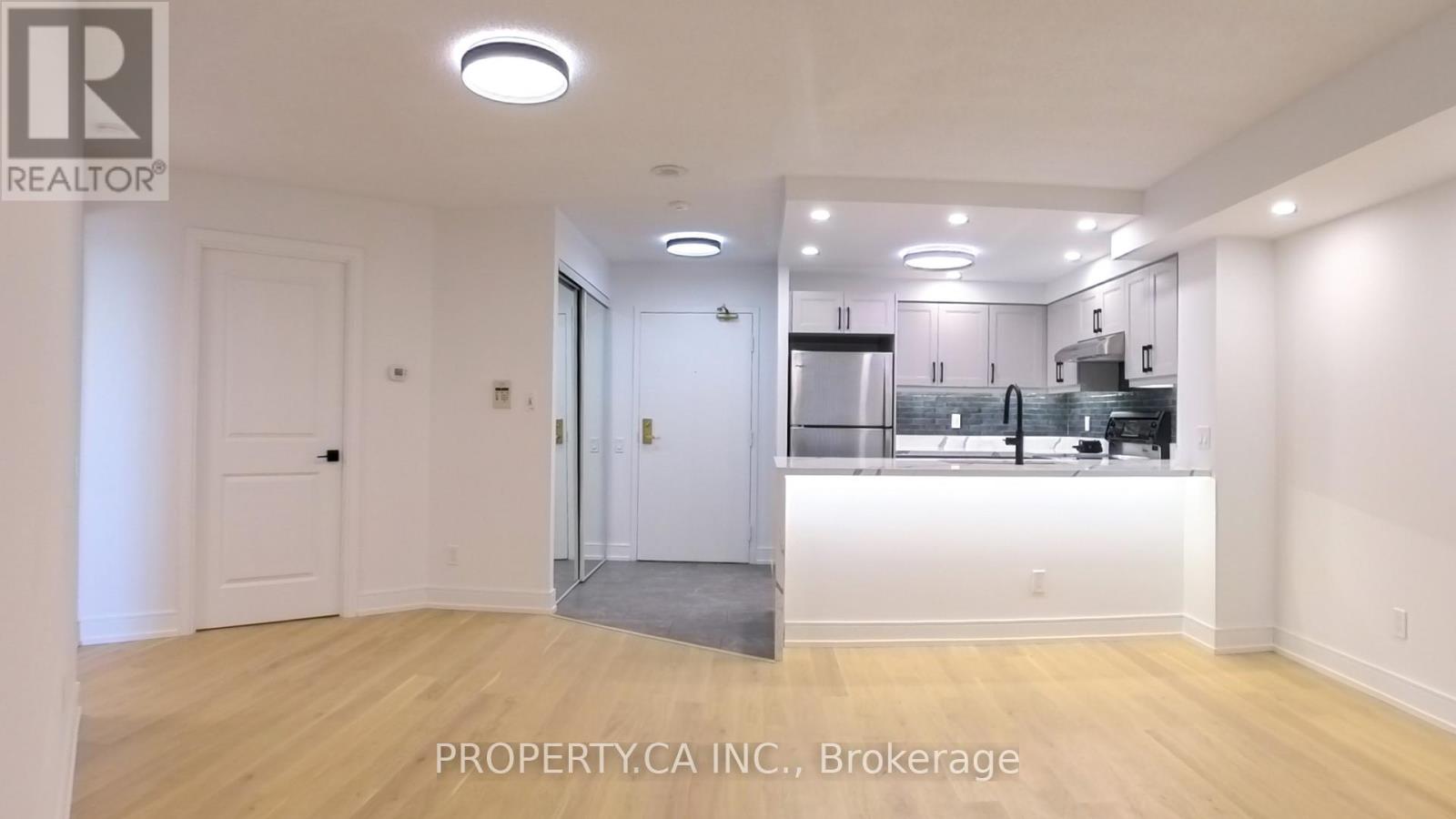 714 - 5 Emerald Lane, Vaughan, Ontario  L4J 8P7 - Photo 3 - N12595992