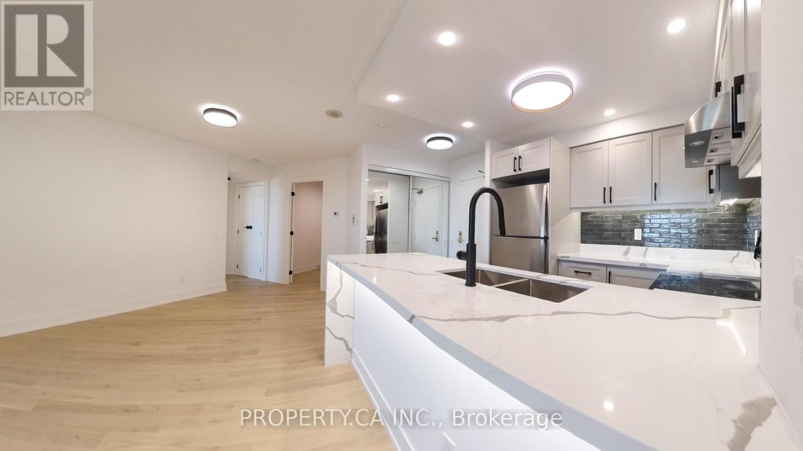 714 - 5 Emerald Lane, Vaughan, Ontario  L4J 8P7 - Photo 5 - N12595992