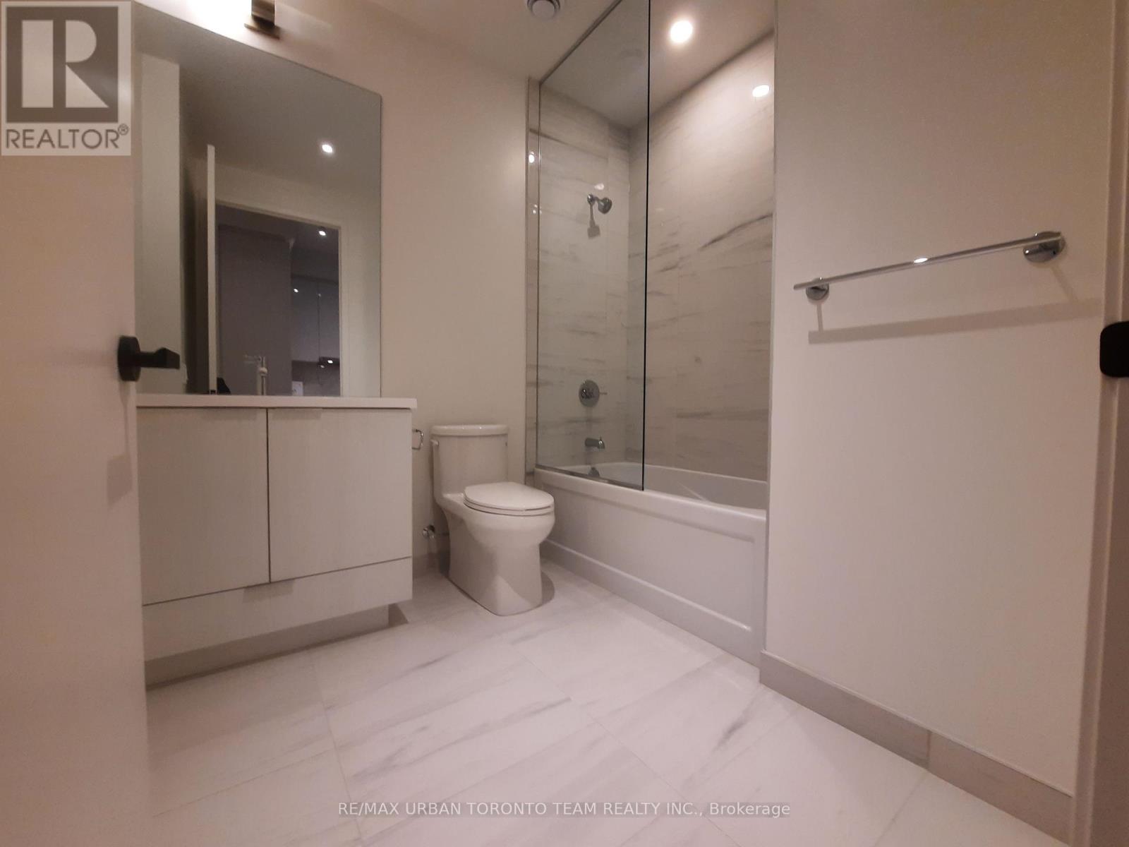 3615 - 8 Interchange Way, Vaughan, Ontario  L4K 5Z7 - Photo 10 - N12596000