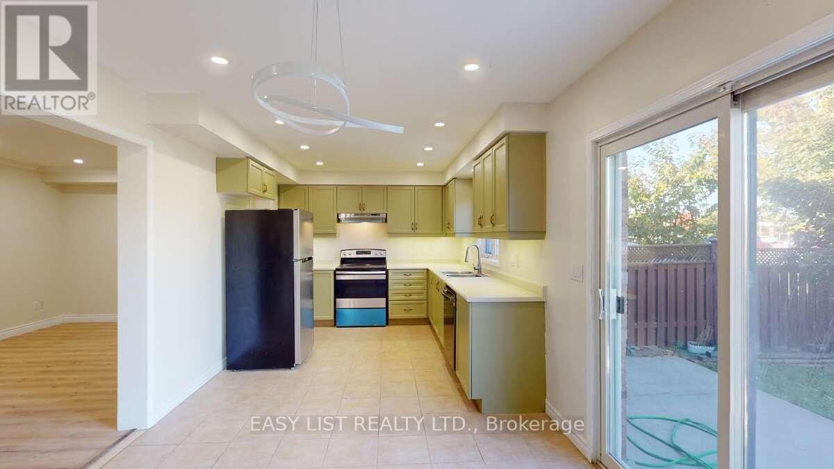 71 Beavervalley Drive, Brampton (Fletcher's Meadow), Ontario  L7A 3R3 - Photo 18 - W12595986