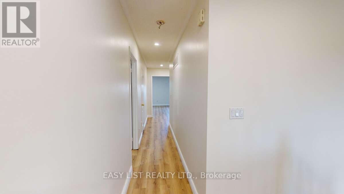 71 Beavervalley Drive, Brampton (Fletcher's Meadow), Ontario  L7A 3R3 - Photo 24 - W12595986