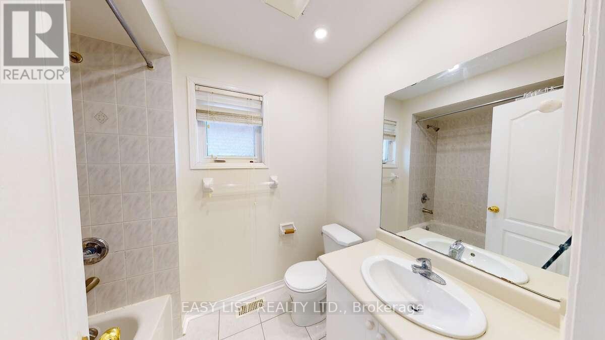 71 Beavervalley Drive, Brampton (Fletcher's Meadow), Ontario  L7A 3R3 - Photo 34 - W12595986