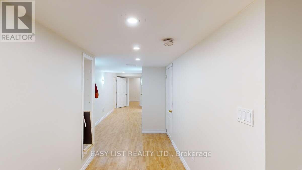 71 Beavervalley Drive, Brampton (Fletcher's Meadow), Ontario  L7A 3R3 - Photo 35 - W12595986