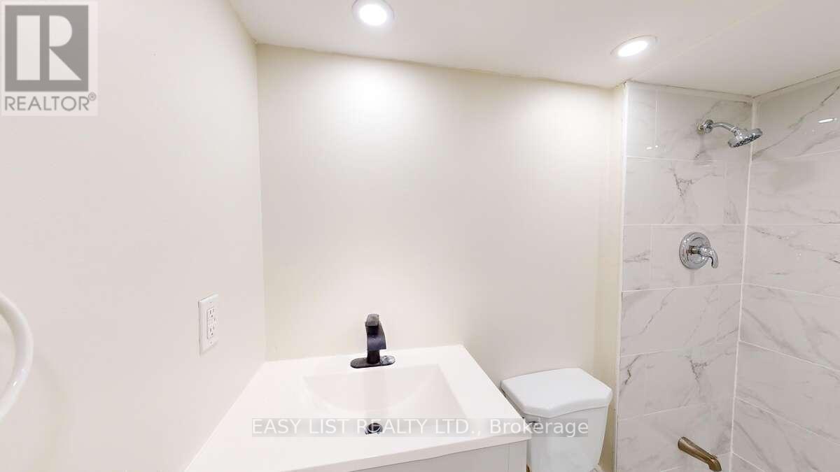 71 Beavervalley Drive, Brampton (Fletcher's Meadow), Ontario  L7A 3R3 - Photo 41 - W12595986