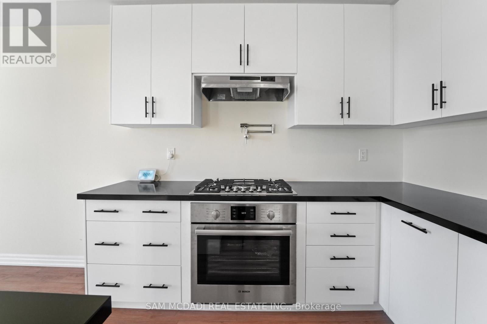 37 Southbury Manor (Upper) Drive, Caledon, Ontario L7E 1X7 - Photo 17 - W12595996