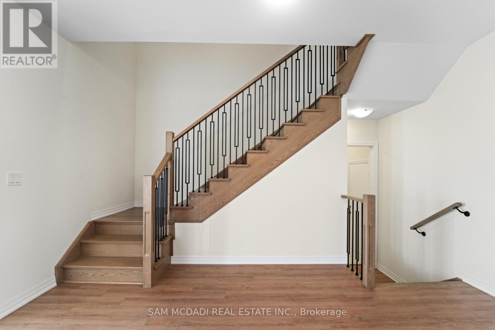 37 Southbury Manor (Upper) Drive, Caledon, Ontario L7E 1X7 - Photo 20 - W12595996