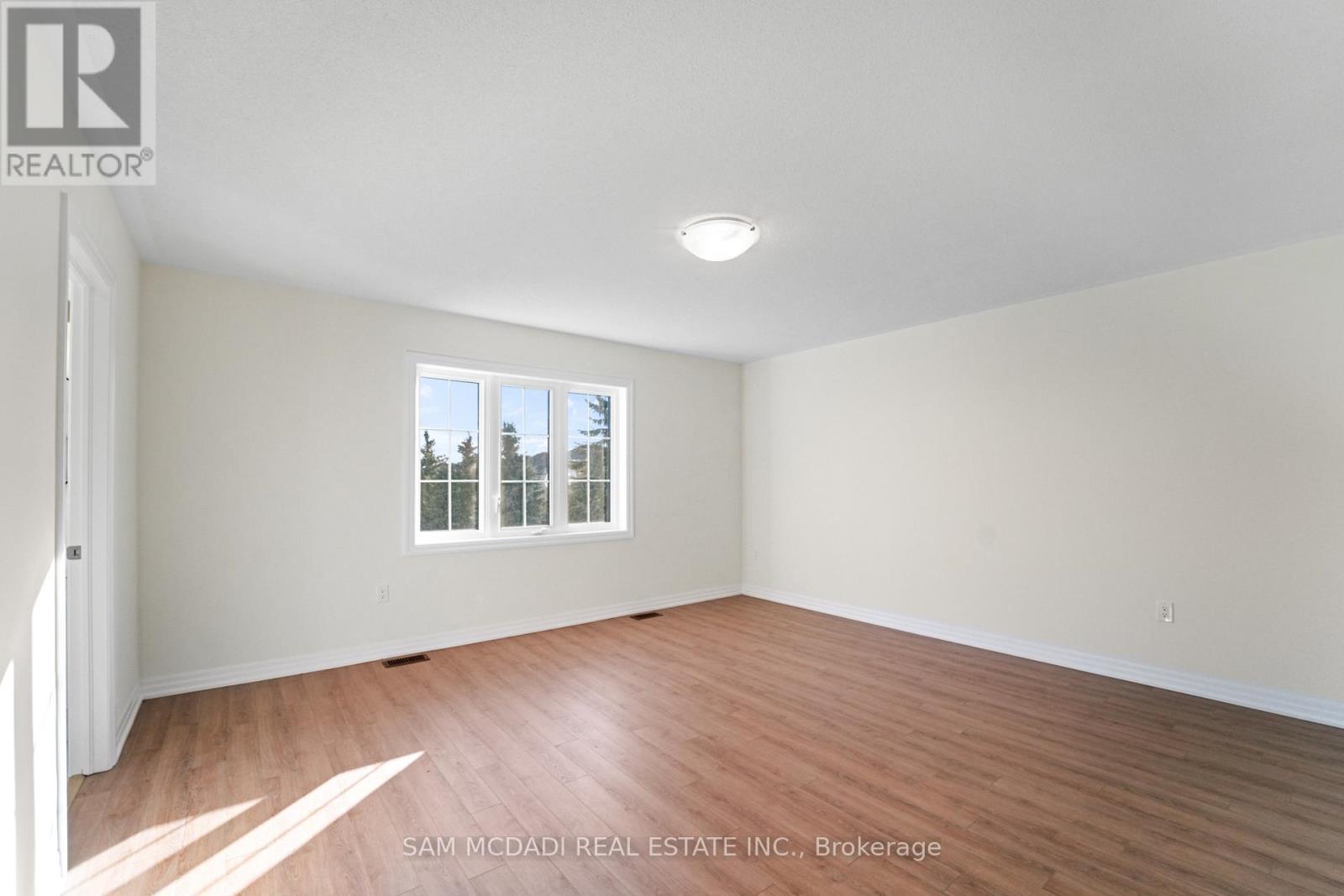 37 Southbury Manor (Upper) Drive, Caledon, Ontario L7E 1X7 - Photo 21 - W12595996