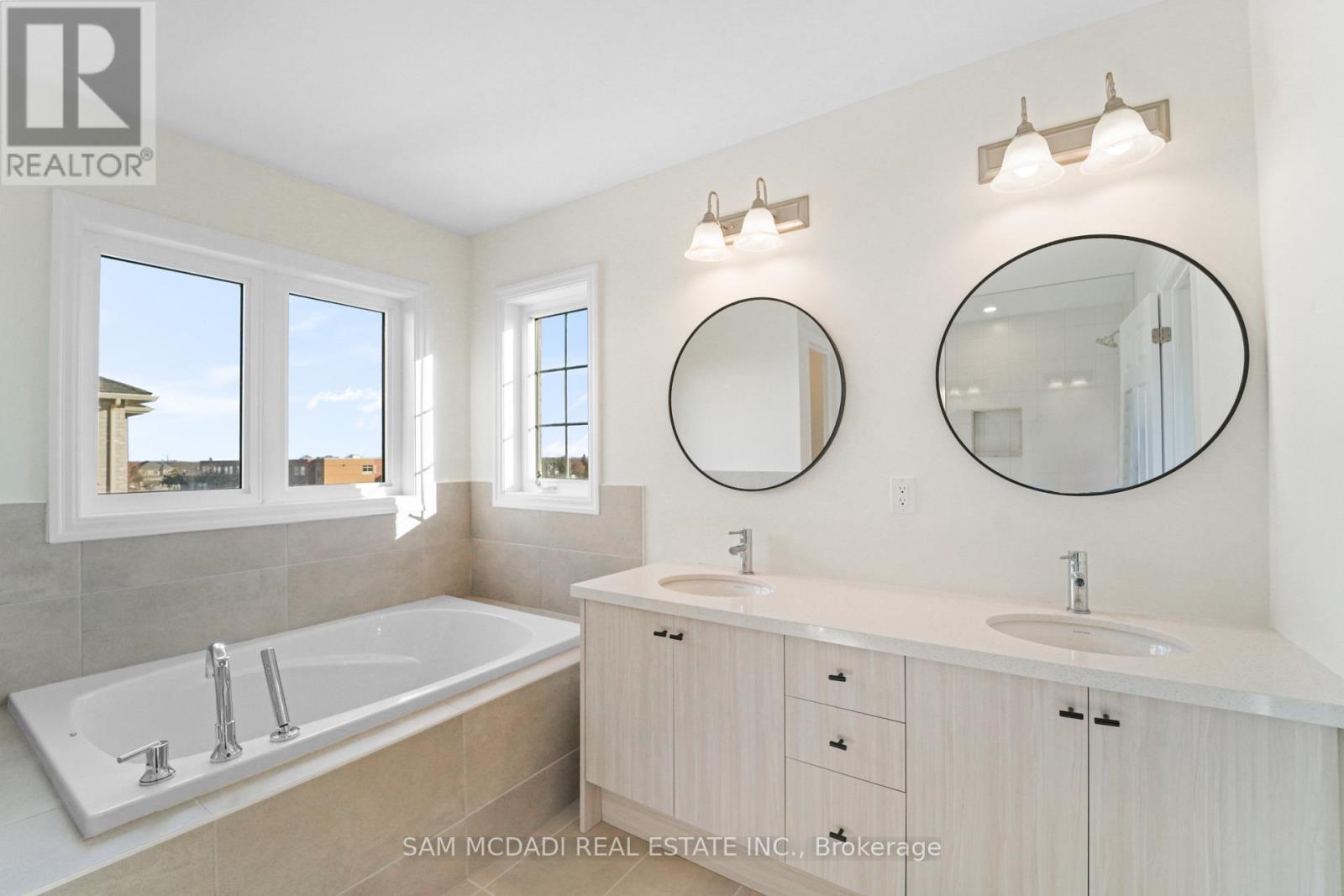 37 Southbury Manor (Upper) Drive, Caledon, Ontario L7E 1X7 - Photo 26 - W12595996