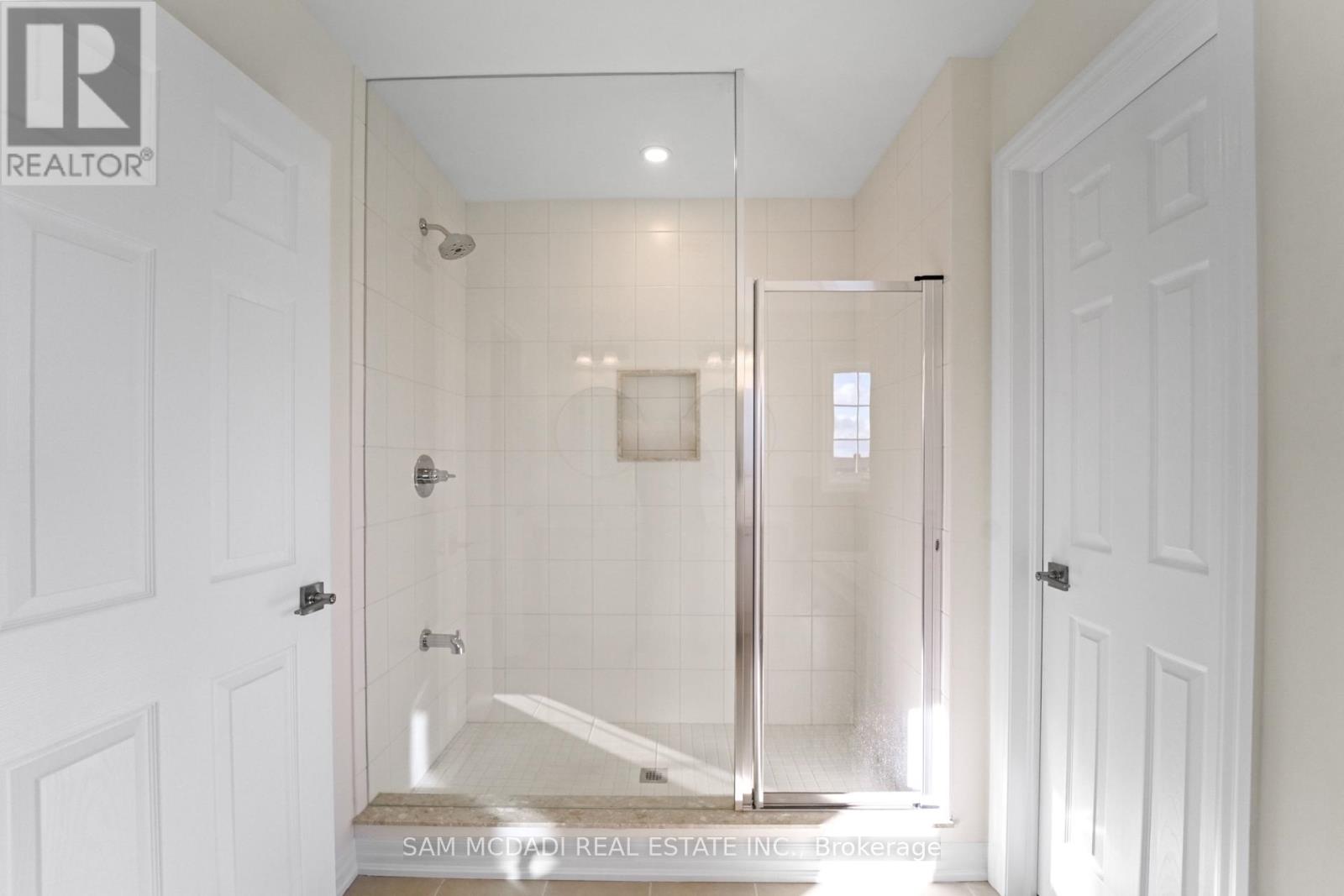 37 Southbury Manor (Upper) Drive, Caledon, Ontario L7E 1X7 - Photo 27 - W12595996