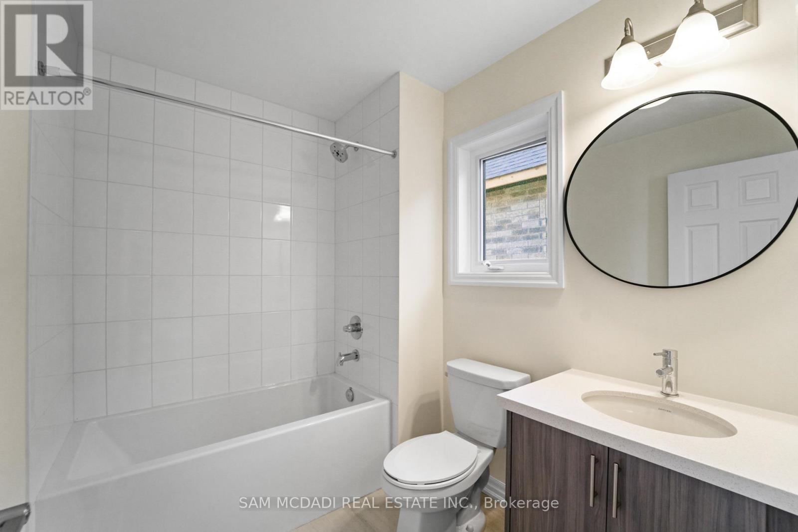 37 Southbury Manor (Upper) Drive, Caledon, Ontario L7E 1X7 - Photo 32 - W12595996