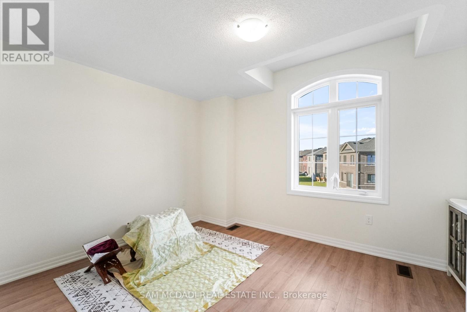 37 Southbury Manor (Upper) Drive, Caledon, Ontario L7E 1X7 - Photo 33 - W12595996